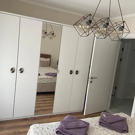 M&m Center With Free Parking Apartman