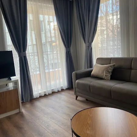 M&m Center With Free Parking Apartmán
