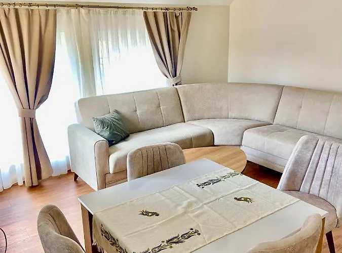 M&m Center With Free Parking Apartment