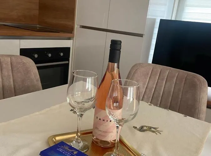 M&m Center With Free Parking Apartment