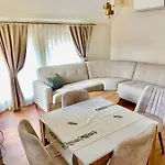 M&m Center With Free Parking Apartament