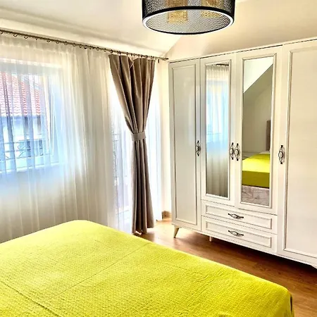 M&m Center With Free Parking *