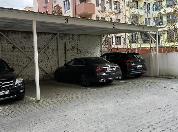 Апартаменти M&m Center With Free Parking *