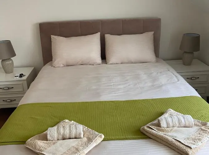 M&m Center With Free Parking