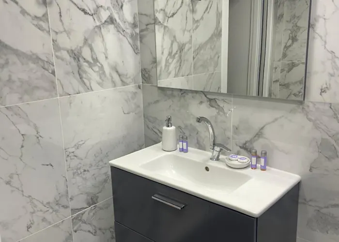 Апартаменти M&m Center With Free Parking *