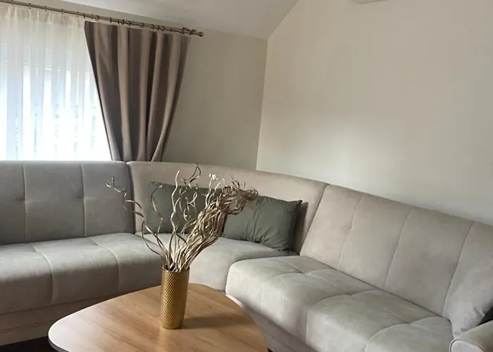 M&m Center With Free Parking *